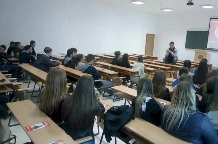 Posjeta Mješovite srednje škole iz Gračanice, fotografija 3