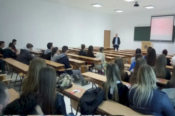 Posjeta Mješovite srednje škole iz Gračanice, fotografija 5